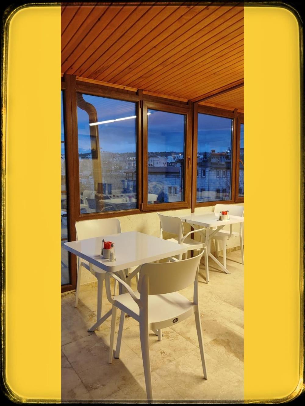 Yellow Stone House Hotel *